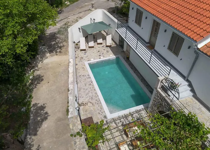 Nyaraló Unit_type_terraced_house With Pool 55425